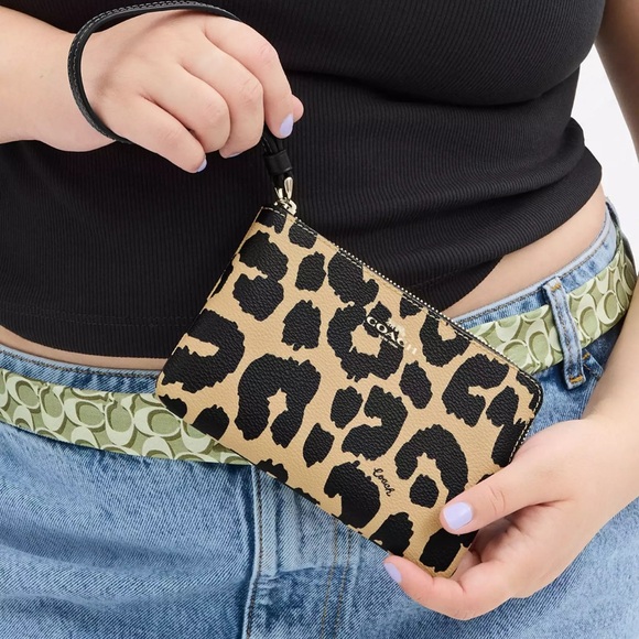 Coach Corner Zip Wristlet With Leopard Print - Picture 1 of 3